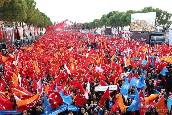 Muğla’da Başkan Erdoğan coşkusu: 50 bin kişiyle toplu açılış töreni! Cumhurbaşkanını görmek için 6 çocuğuyla Fransa’dan geldi