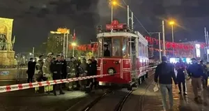 Taksim’de nostaljik tramvayda yangın paniği!