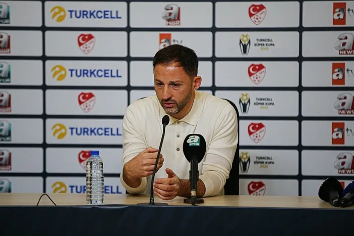 atvde-super-kupa-final-heyecani-iki-teknik-adamdan-mac-oncesi-carpici-aciklamalar-1767980151061.jpeg Fenerbahçe Teknik Direktörü Domenico Tedesco