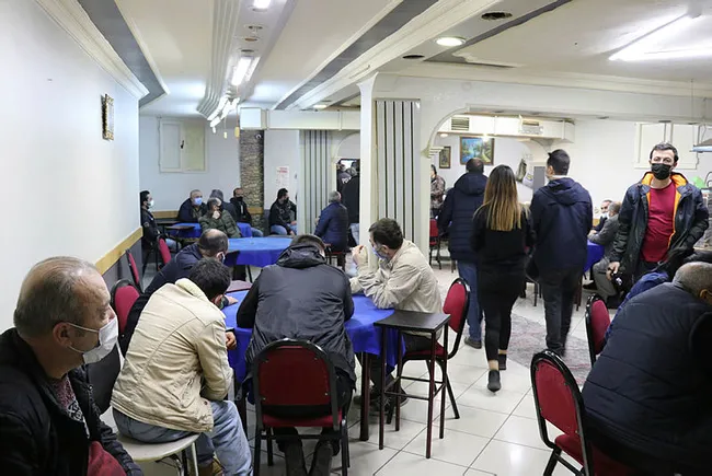 Bursa’da kamerayla izlenen gizli geçitli dernek lokaline baskın - 6