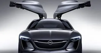 Devasa kanatlı Opel Monza