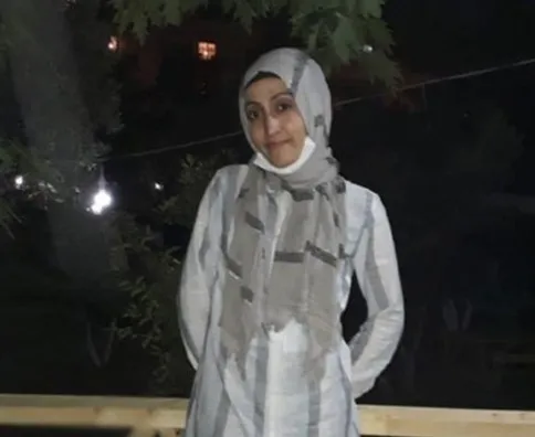 arnavutkoyde-esi-ve-arkadasini-olduren-zanli-mahkemede-sustu-1638344472757.jpg Arnavutköy'de eşi ve arkadaşını öldüren zanlı mahkemede sustu - 3