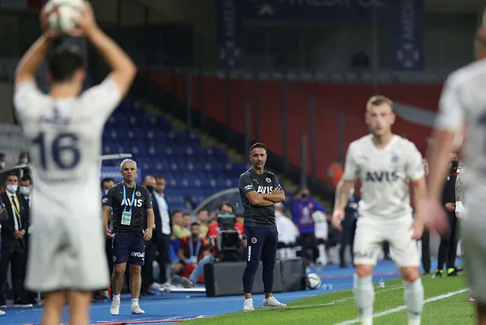 Fenerbahçe Teknik direktörü Vitor Pereira’dan Başakşehir maçı için özeleştiri: Normal şartlarda oynamış olsaydık...