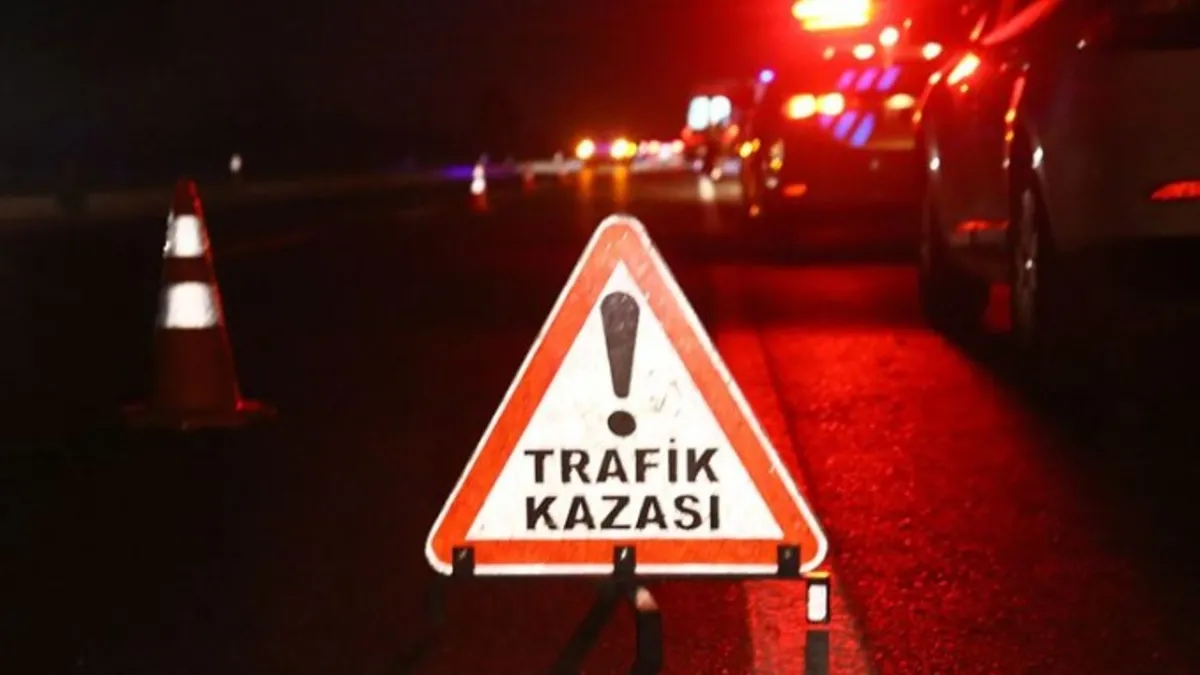 Mersin'de feci kaza! Motosikletli yolun karşısına geçen öğretmene çarptı