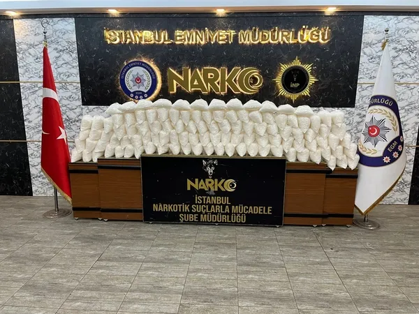 son-dakika-icisleri-bakani-ali-yerlikaya-duyurdu-16-ilde-uyusturucu-operasyonu-99-kisi-yakalandi-1695795457999.jpg Son dakika: İçişleri Bakanı Ali Yerlikaya duyurdu! 16 ilde uyuşturucu operasyonu: 99 kişi yakalandı - 2