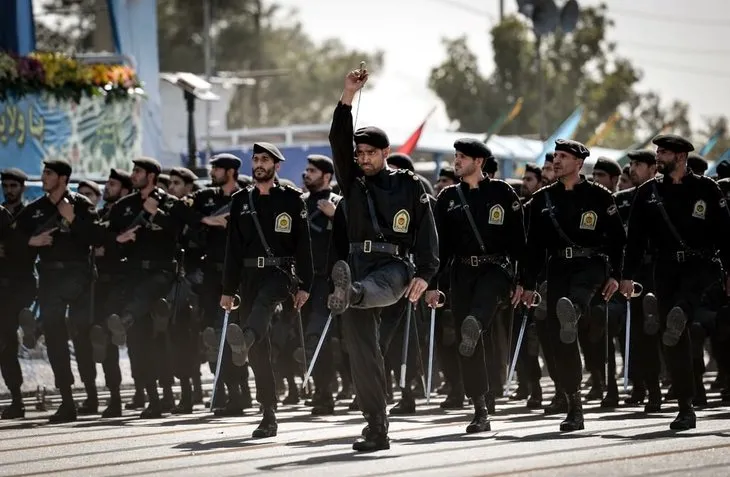 İran’da savunma haftası kutlamaları