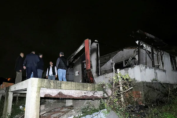 Sakarya'da alevlerin arasında kalarak can verdi! Emniyet harekete geçti - 2