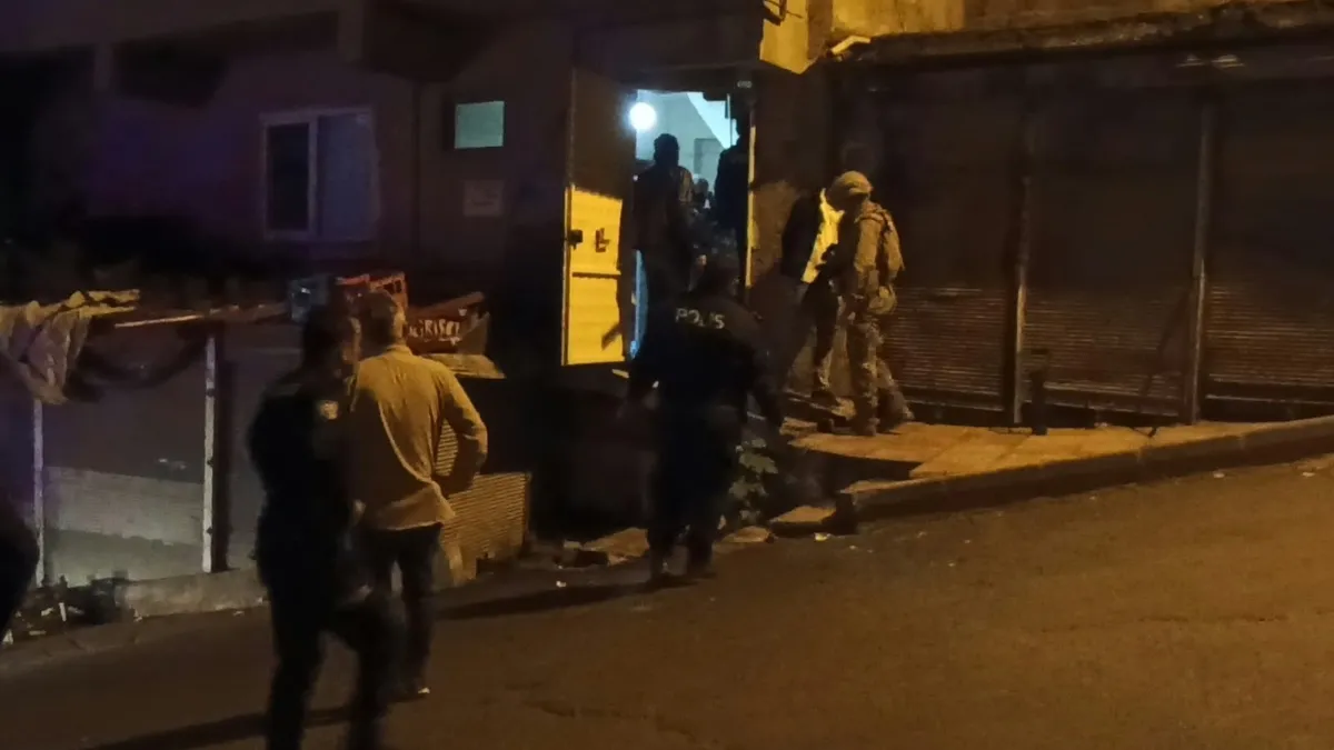 1793295810514.jpg Kahramanmaraş’ta gözü dönmüş evlat dehşet saçtı! Para vermeyen annesini bıçakla rehin aldı - 1