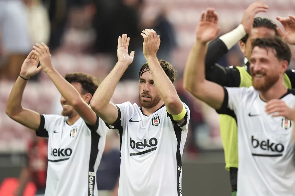 fenerbahce-besiktas-ve-trabzonsporun-avrupa-kupalarindaki-muhtemel-rakipleri-belli-oldu-1785757611643.jpeg Fenerbahçe Beşiktaş ve Trabzonspor'un Avrupa kupalarındaki muhtemel rakipleri belli oldu - 3