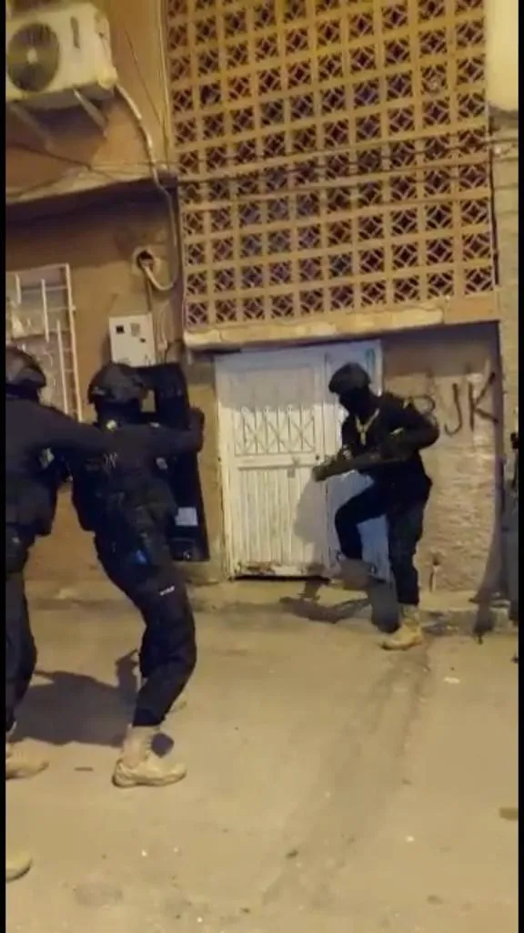 adanada-suc-orgutlerine-safak-operasyonu-26-supheli-gozaltina-alindi-1666678270912.jpg Adana'da suç örgütlerine şafak operasyonu! 26 şüpheli gözaltına alındı - 2
