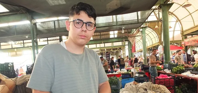 Günde bin 500 enginar soyarak fenomen oldu