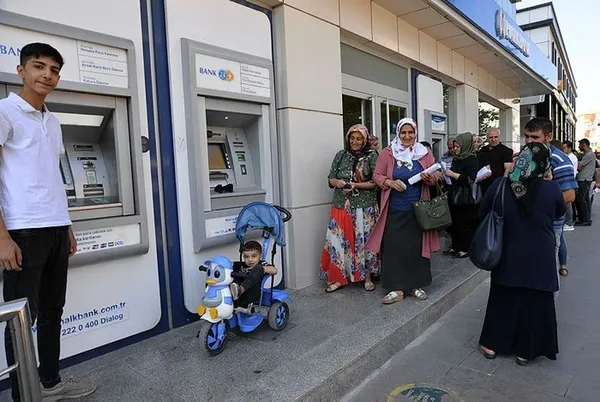 Son dakika: Sosyal Konut Projesine rekor başvuru! Banka önünde uzun kuyruklar oluştu