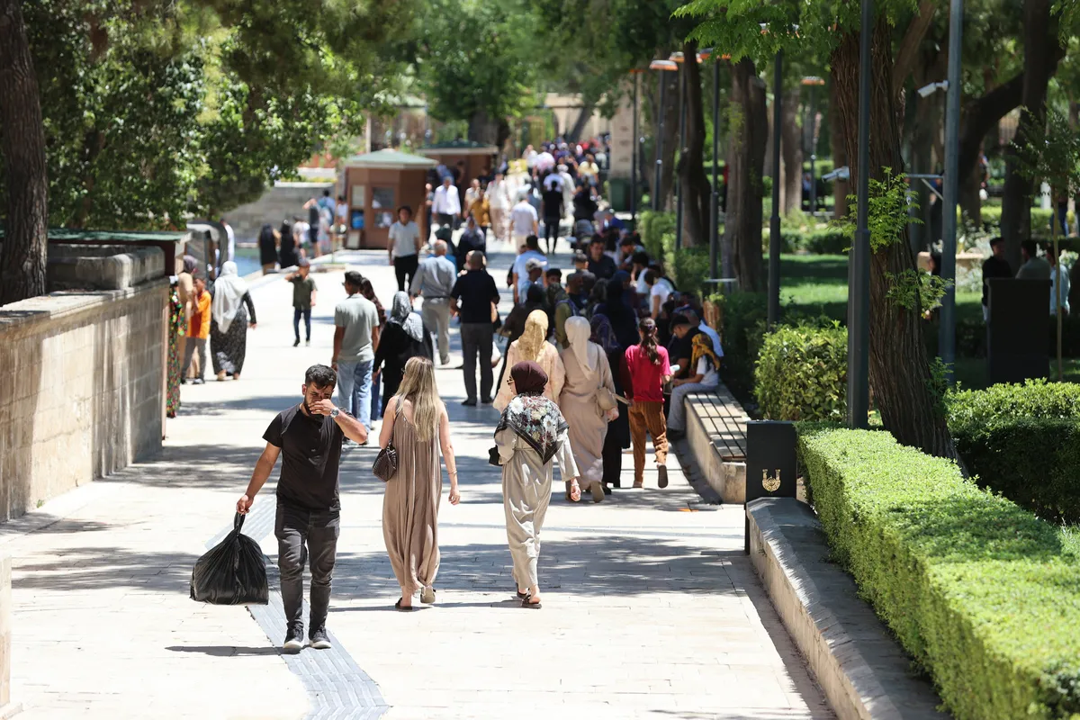 hafta-sonu-hava-durumu-kuvvetli-yagis-ve-firtina-uyarisi-1786689780121.jpg Serin geçen dönemin ardından 24 Ağustos sonrasında sıcaklıkların yeniden yükselişe geçmesi, eylül ayında ise mevsim ortalamalarının üzerine çıkması öngörülüyor.