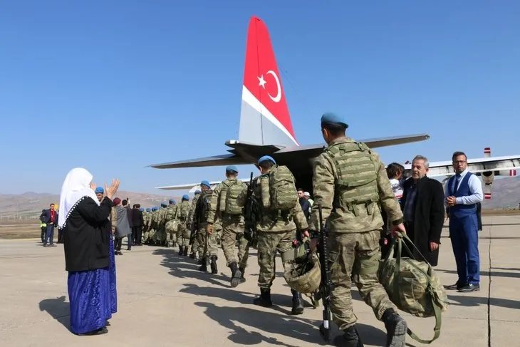 Komandolar Siirt’ten dualarla Afrin’e uğurlandı