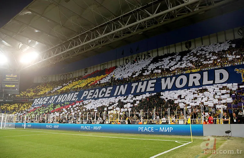 Dinamo Kiev maçında Fenerbahçe taraftarından anlamlı koreografi 3