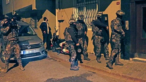 İstanbul merkezli 4 ilde terör örgütü PKK'ya dev operasyon! Onlarca gözaltı var - 5
