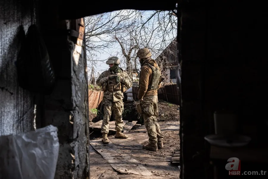 Putin'in katıldığı kutlamalara damga vuran pankart! Gizemli Z değişti 20