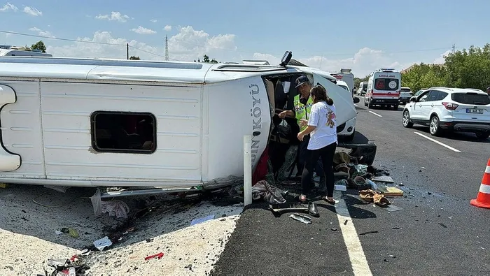 1722947239323.jpeg Nevşehir'de korkunç kaza! İki araç da hurdaya döndü: 1'i ağır 14 yaralı - 2