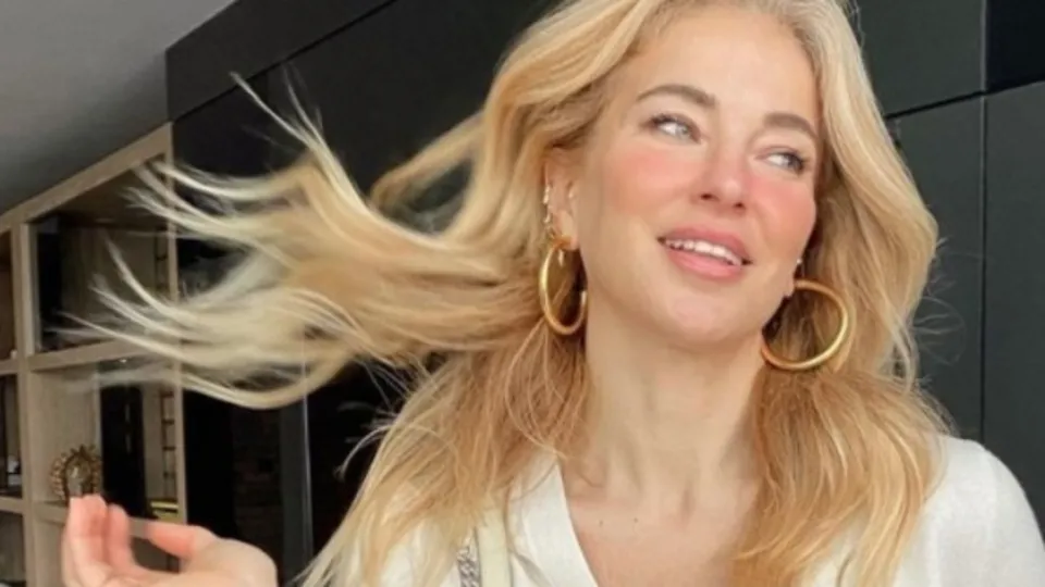 Burcu Esmersoy’un aşkta olduğu gibi işte de şansı açıldı! Yeni reklam anlaşması imzaladı