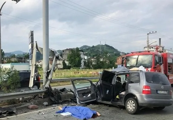 1625397189183.jpg Trabzon'da feci kaza! Ölü ve yaralılar var - 5