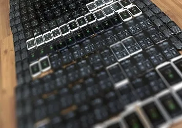 Kaçak telefon satıcılarına büyük operasyon