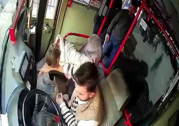 Yer Adana! Otobüs kullanan kocasına bıçakla saldırdı