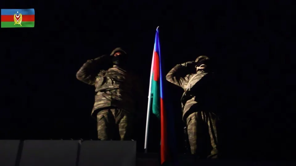 Laçın’a 28 yıl sonra Azerbaycan bayrağı asıldı