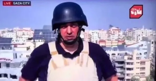 1699198883397.jpeg İkiyüzlü BBC'ye Gazze tepkisi! Merkezinin önüne bebek ceset torbası koydular - 3