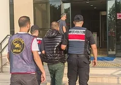 60 suçtan aranıyordu! İzmir'de jandarmadan nokta operasyon