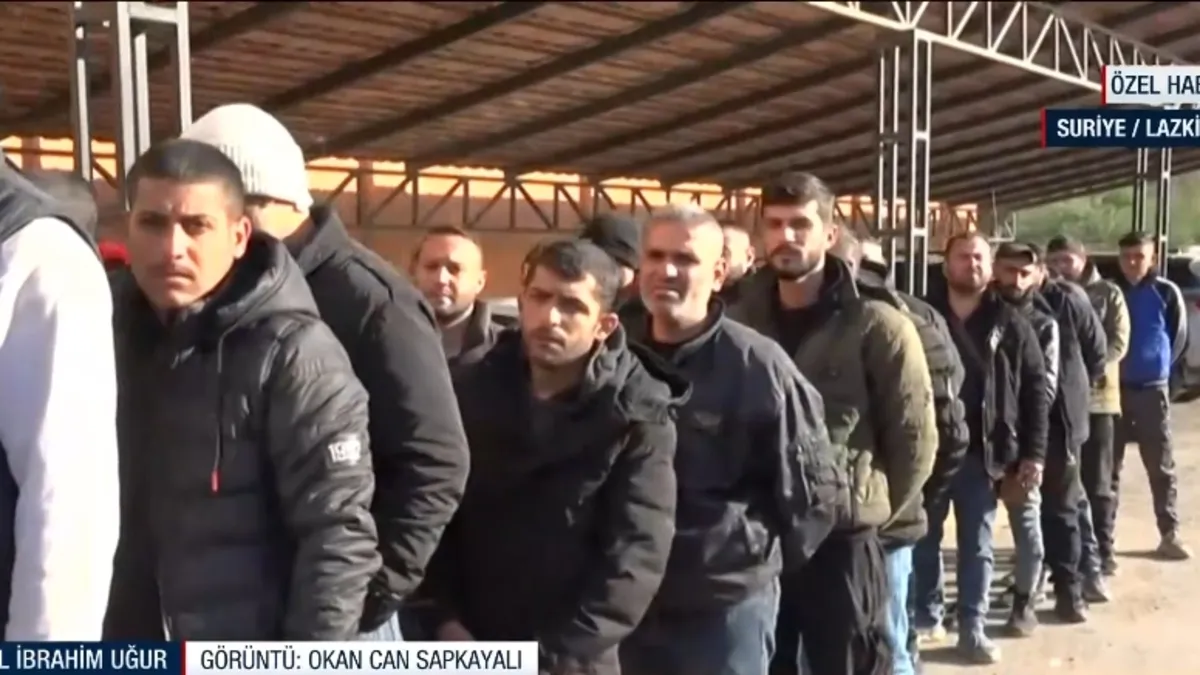 Suriye'de rejimin askerleri af için başvuruyor kimlikleri geri veriyor