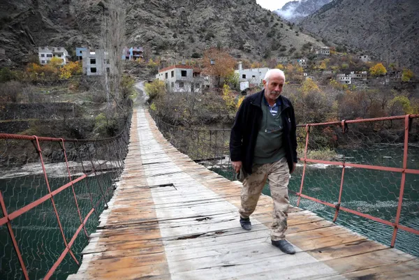 Yusufeli'nde tarihi köprü sular altında kaldı! 46 metreye yükseldi - 6