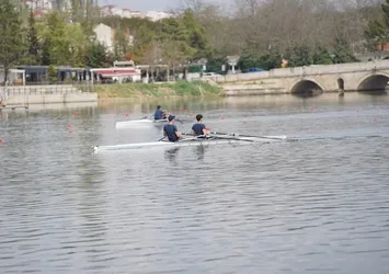 Milli kürekçiler yarışlar için Meriç Nehri'nde kampa girecek!