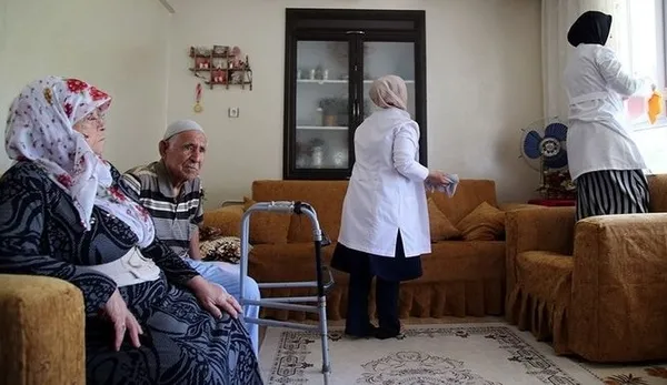 yasatem-projesi-uygulamaya-aliniyor-hastanede-ozel-refakat-eve-hemsire-1665723617728.jpg YAŞATEM projesi uygulamaya alınıyor! Hastanede özel refakat, eve hemşire - 4