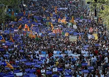 Barcelona'da teröre karşı "Korkmuyorum" gösterisi