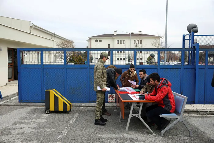 Suriyeli sığınmacılardan Zeytin Dalı Harekatı'na katılmak için başvuru! - 1