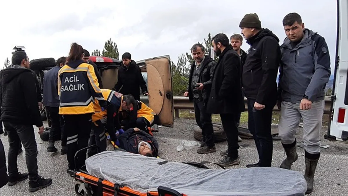 Bolu'da cenaze dönüşü kaza: 2 yaralı