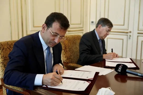 AK Parti’den CHP’li Ekrem İmamoğlu’na kritik soru! Amerika ve hibe mi? 5 milyon dolarlık hibe neyin karşılığı?