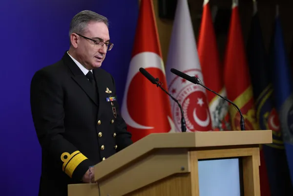 harekat-ve-operasyon-bolgelerinde-akilli-telefon-kullanimi-yasaklandi-2024-bedelli-askerlik-ucreti-ne-kadar-ol-1704968744073.jpg Harekat ve operasyon bölgelerinde akıllı telefon kullanımı yasaklandı! 2024 bedelli askerlik ücreti ne kadar oldu? - 4