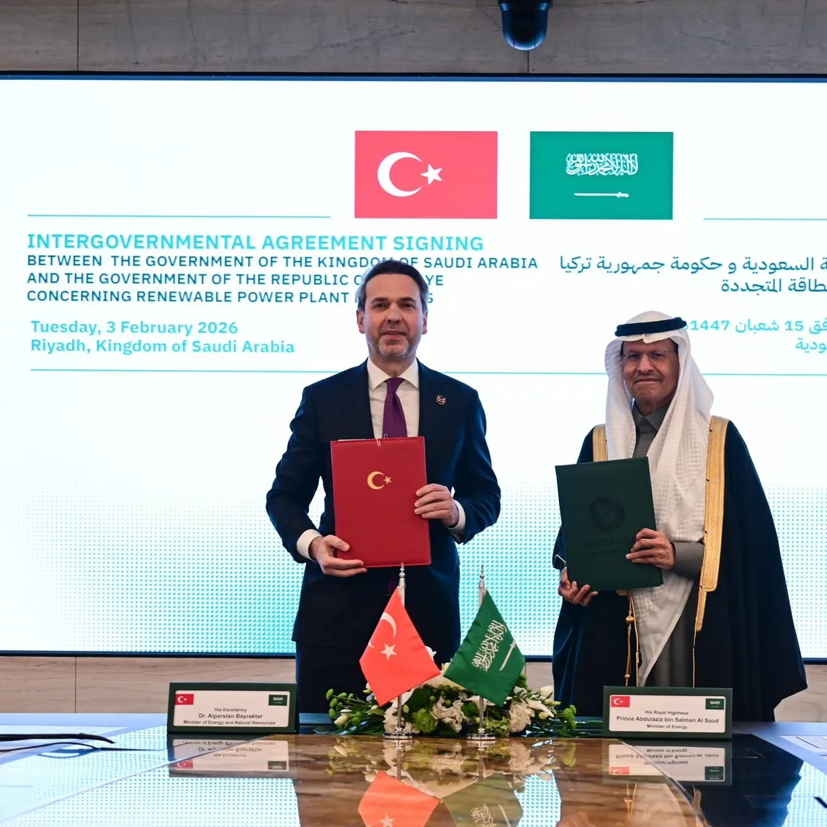 Bakan Bayraktar duyurdu! Türkiye-Suudi Arabistan arasında 2 milyar dolarlık enerji anlaşması