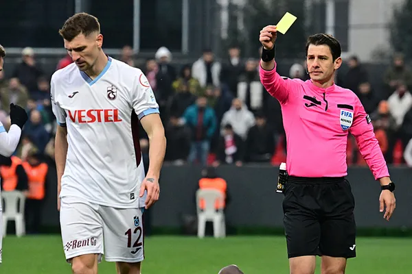 Son dakika | Trabzonspor'a derbi öncesi kötü haber! - 1