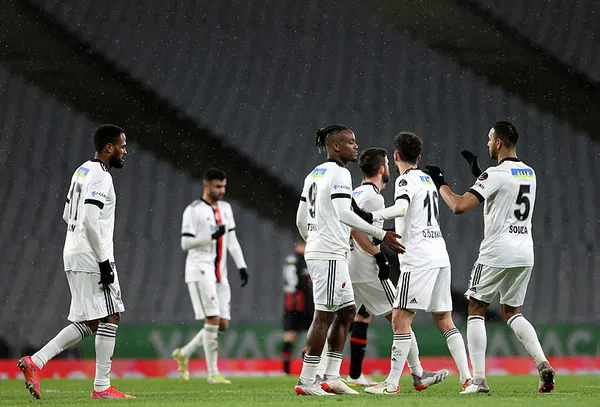 Karagümrük: 0 - Beşiktaş: 1 MAÇ SONUCU | Kara Kartal tek golle güldü