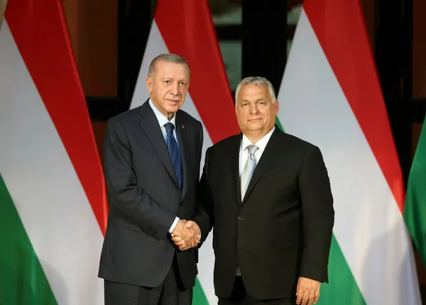 baskan-erdogan-macaristan-donusu-gazetecilerin-sorularini-yanitladi-1692614090789.jpg Başkan Erdoğan Macaristan dönüşü gazetecilerin sorularını yanıtladı - 8