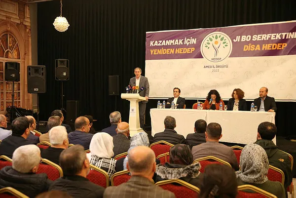 CHP ile HEDEP paslaşmalara başladı! CHP’nin teminatı sonrası doğu illerini kürdistan ilan edip nefret kustular...