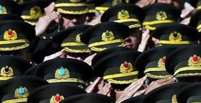 FETÖ'nün 60 yıllık yapılanması: Kestanepazarı'ndan 15 Temmuz hain darbe girişimin - 7