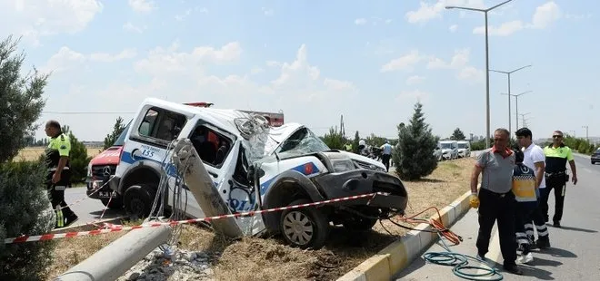 Uşak’ta polis aracı beton direğe çarptı: 1 şehit