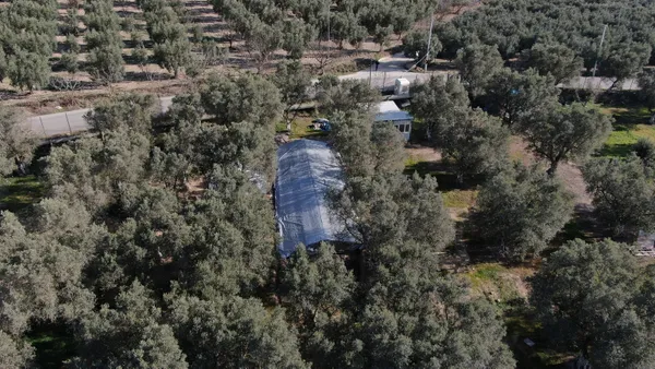 1610447547707.jpg UNESCO'ya aday İznik'te lahit tarlası! Tel örgülerle çevrildi - 2