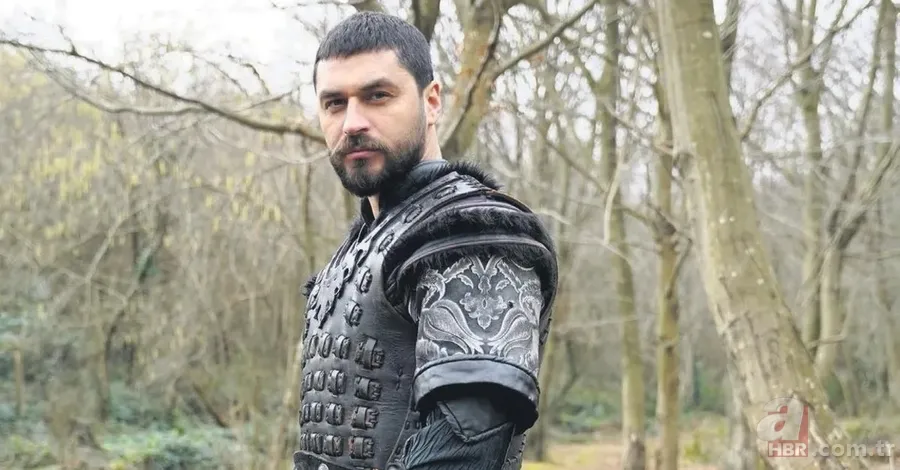 Zembilli'nin Adem'i Emre Dinler bakın hangi dizide oynamış! Burak Özçivit'in rol arkadaşı... 6