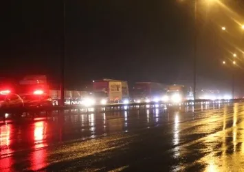 Anadolu Otoyolu'nda feci kaza! Uzun araç kuyrukları oluştu