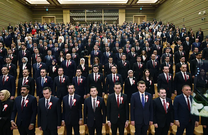 baskan-erdogandan-elitist-zihniyete-tepki-burokratik-oligarsinin-devlet-tasavvurunda-yeri-yoktur-1728910067839.jpg Başkan Erdoğan'dan elitist zihniyete tepki: Bürokratik oligarşinin devlet tasavvurunda yeri yoktur - 5