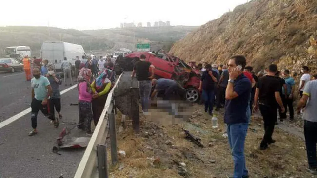 Ankara'da kaza yapan araçta 3 kardeş feci şekilde can verdi - 2